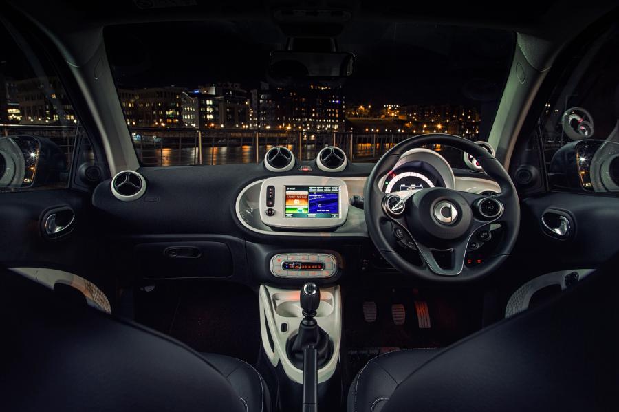  Smart ForTwo Prime Coupe 2015 года  (UK) (фото 12 из 19)